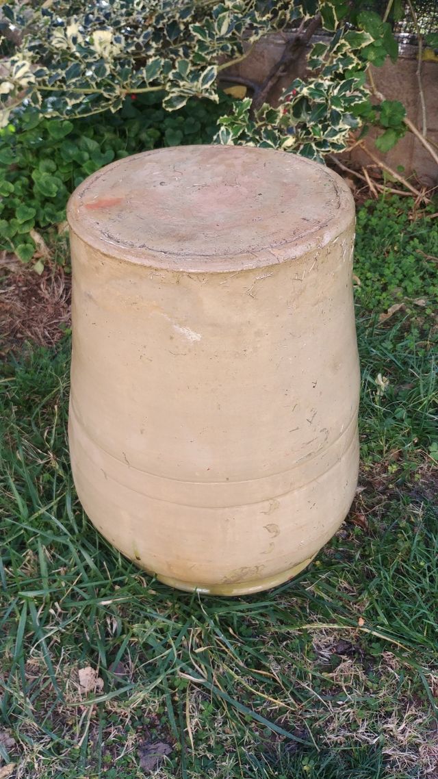 Tinaja de barro orza antigua