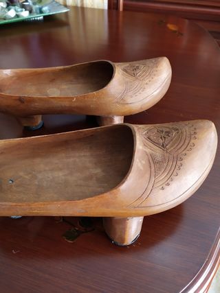 Zueco Asturiano de segunda mano por 30 EUR en La Capellania en WALLAPOP