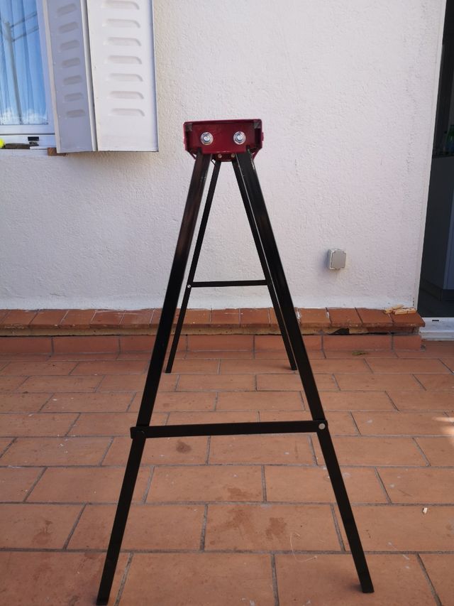 caballete robusto, madera, hierro, como nuevo.