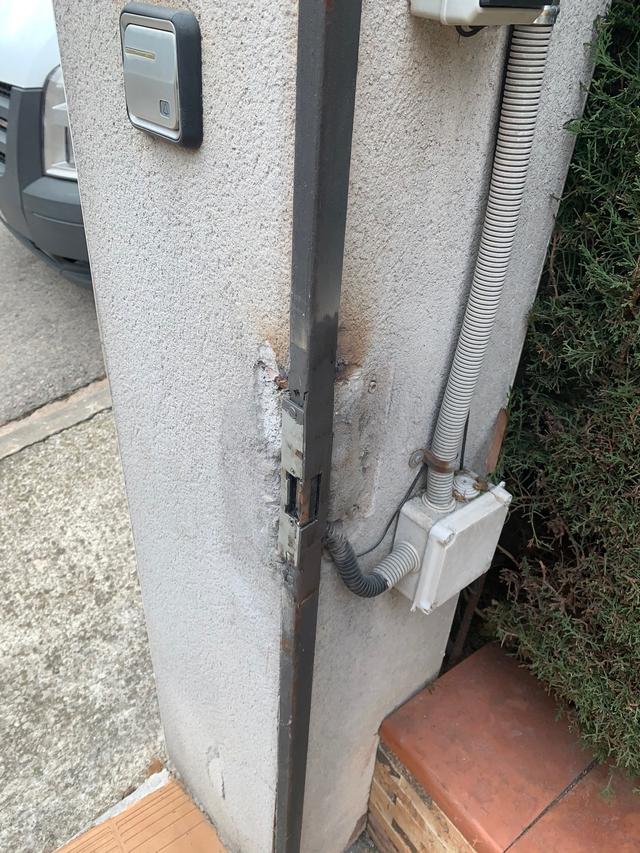 Reparaciones de puertas, escaleras, barandillas...