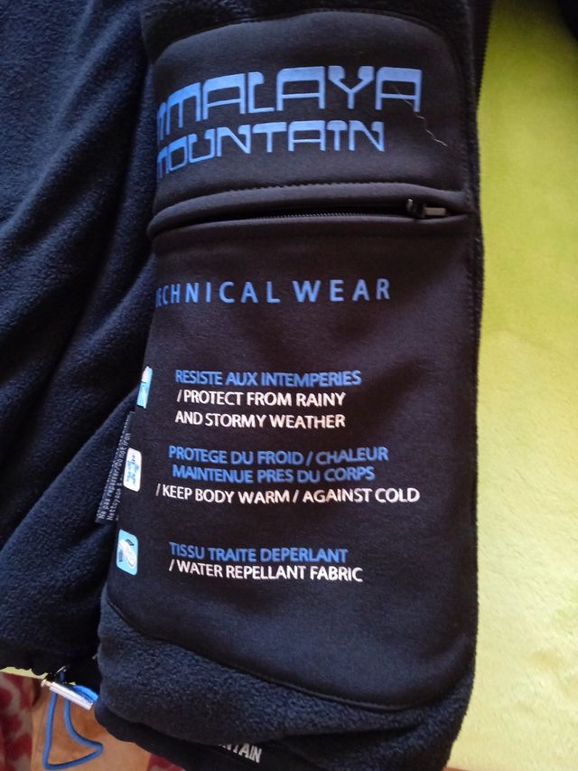 anorak himalaya mountain