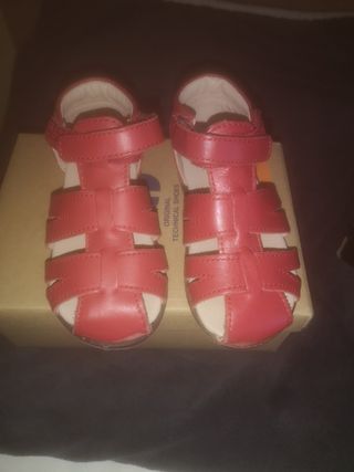 Sandalias de Niño OTS de segunda mano por 18 EUR en Utebo en WALLAPOP