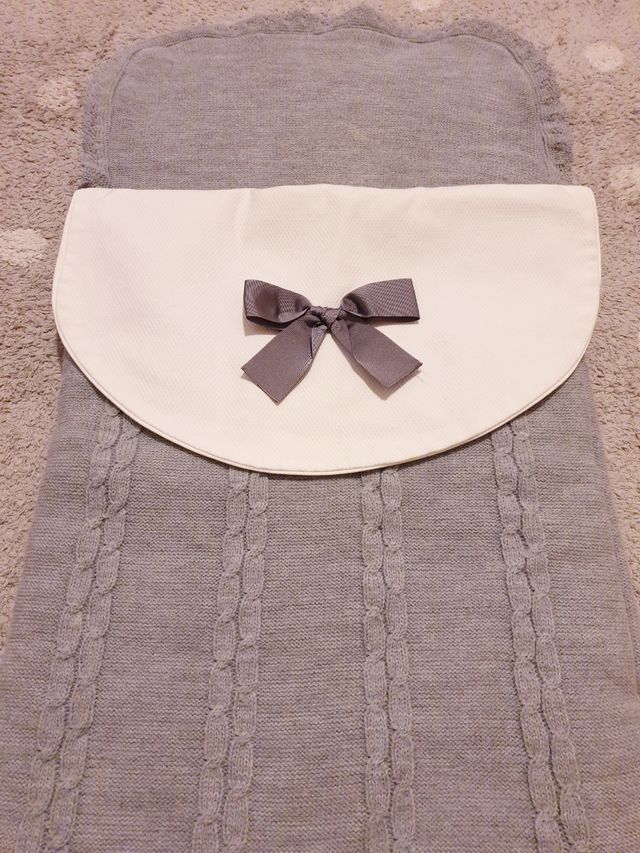 Saco gris para carro