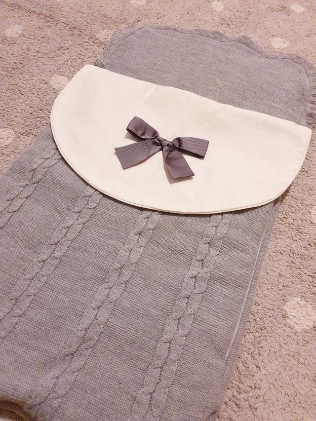 Saco gris para carro