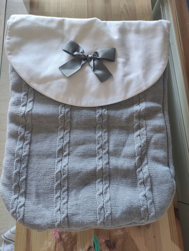 Saco gris para carro