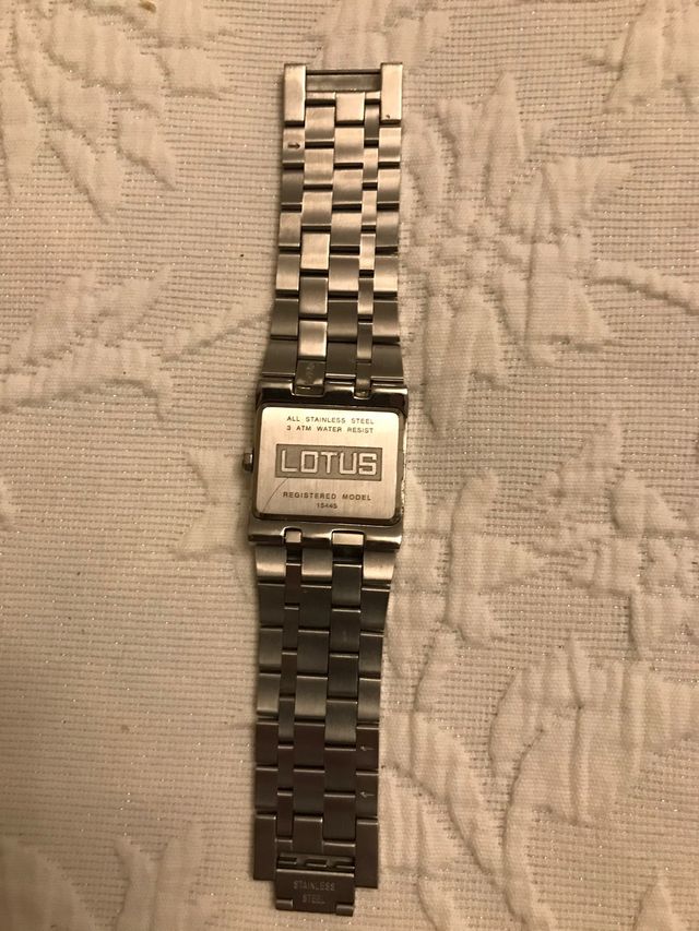 Reloj Lotus modelo 15445