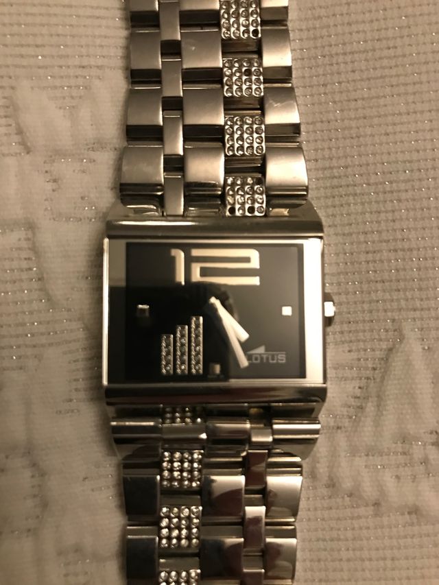 Reloj Lotus modelo 15445