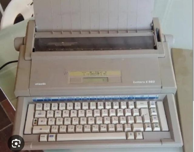 Macchina da scrivere Olivetti