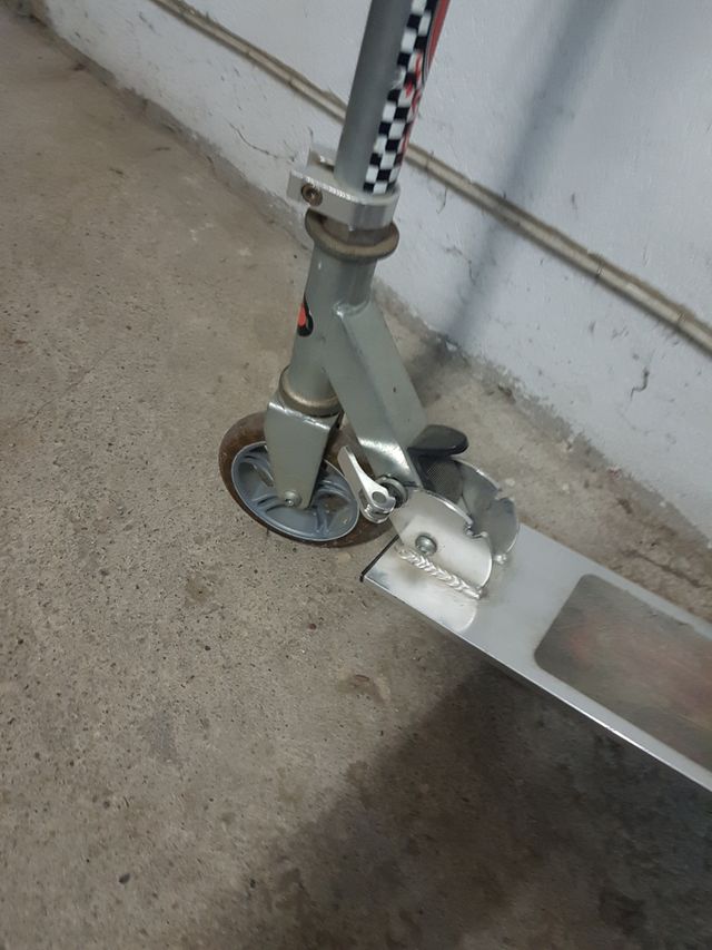 Patinete de aluminio. Plegable