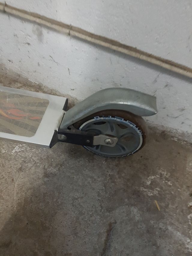 Patinete de aluminio. Plegable