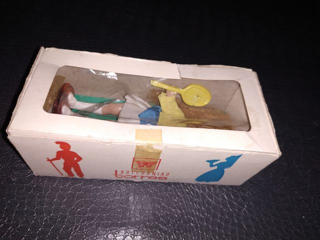 TENISTA DE ANTICUARIO