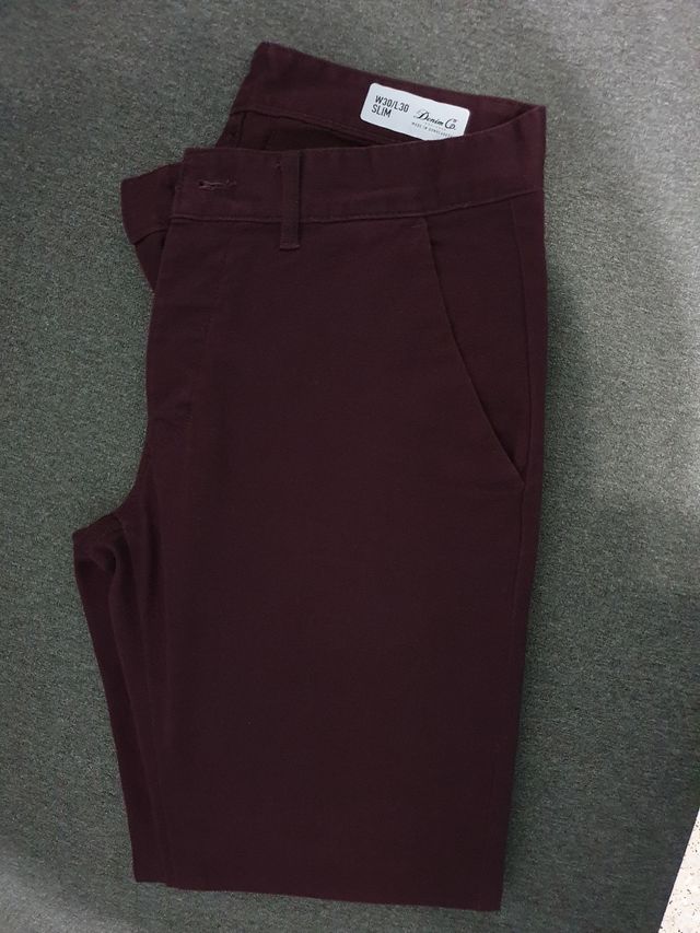 pantalon burdeos nuevo 