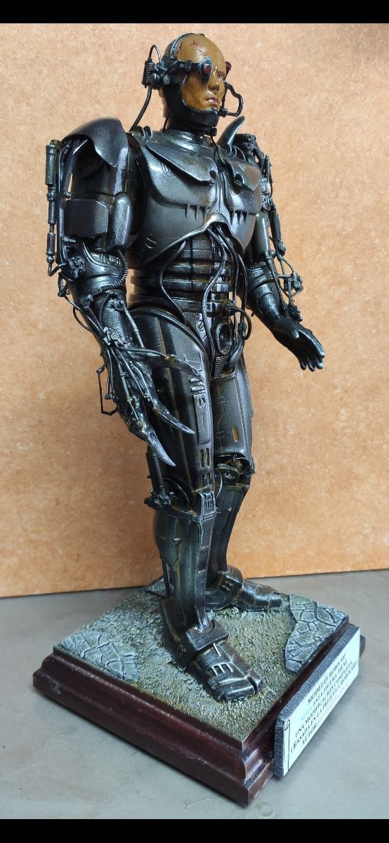 Figura: Robocop Modificada