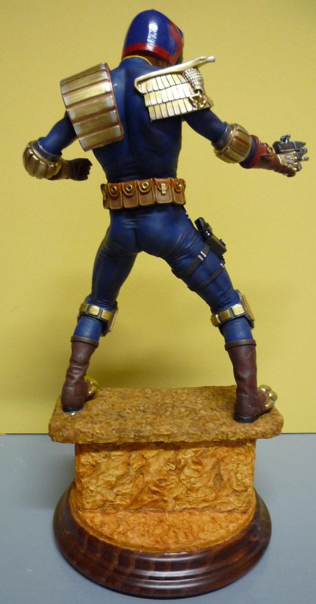 Diorama:Figura Jued Dredd version del comic