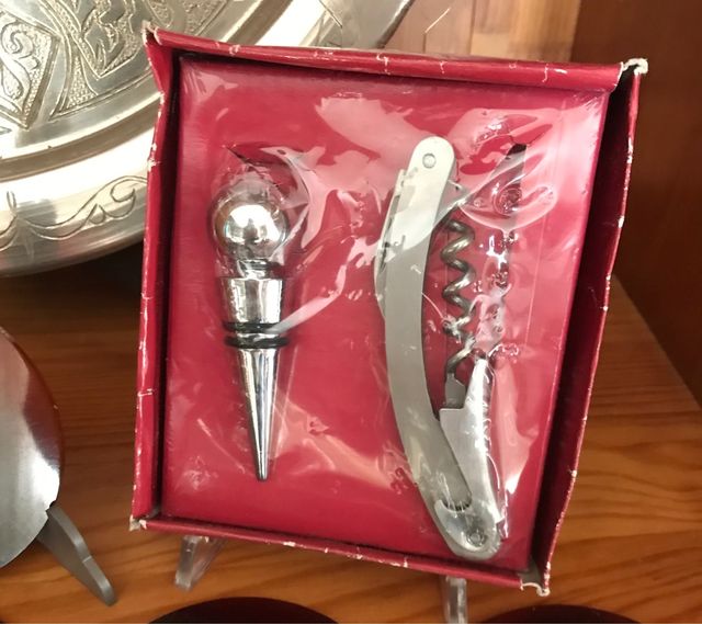 Posavasos y sacacorchos