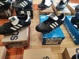 LIQUIDACION BOTAS FUTBOL AÑOS 90\\' ADIDAS WORLD CUP de segunda mano por 100  EUR en O Porriño en WALLAPOP