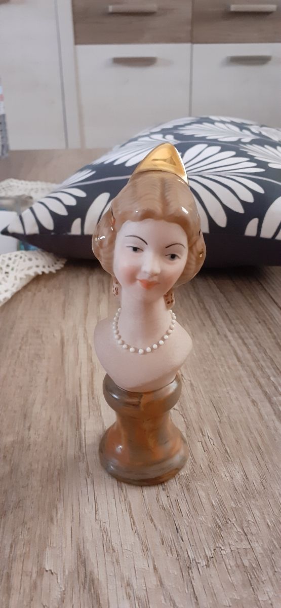 Busto fallera porcelana