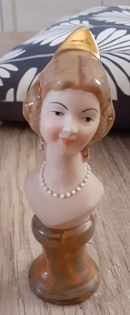 Busto fallera porcelana