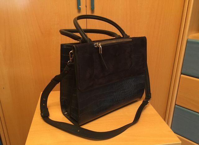 Bolso de mujer azul de piel y ante