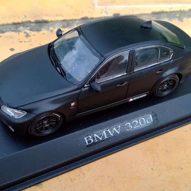 Personalizzazione delle auto su larga scala