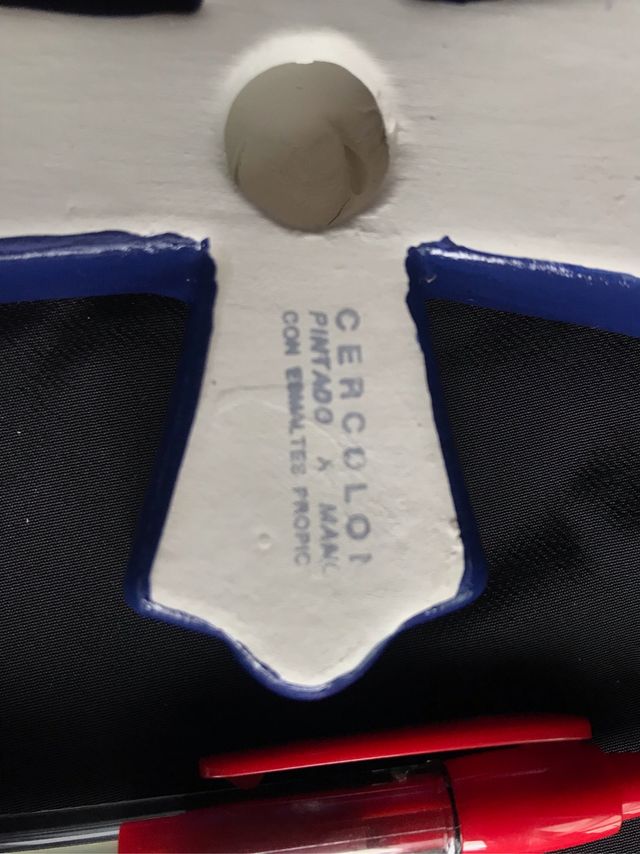 Crucifijo en cerámica esmaltada