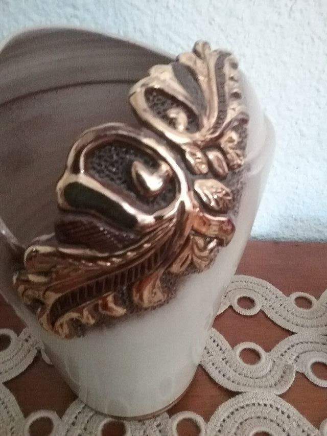 elegante jarron y bandeja centro mesa ,hay medidas