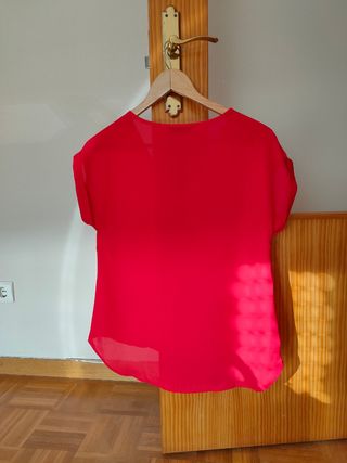 Blusa Roja Shein de segunda mano por 5 EUR en Avilés en WALLAPOP