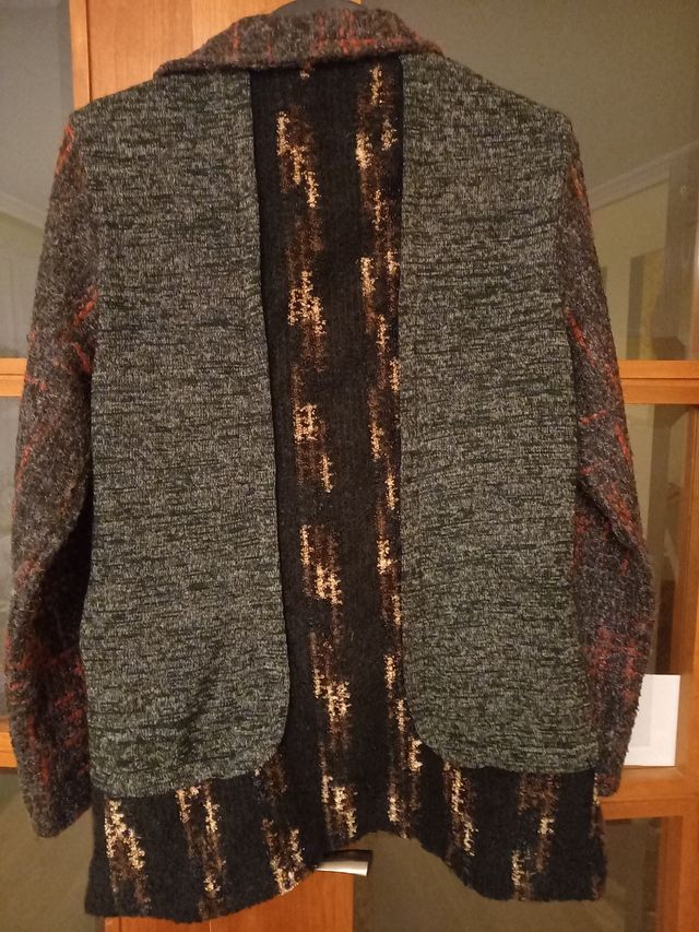 Chaqueta de punto ,ideal y nueva ,talla L