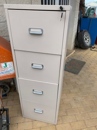 ARCHIVADOR METALICO 4 CAJONES CON LLAVE de segunda mano por 80 € en