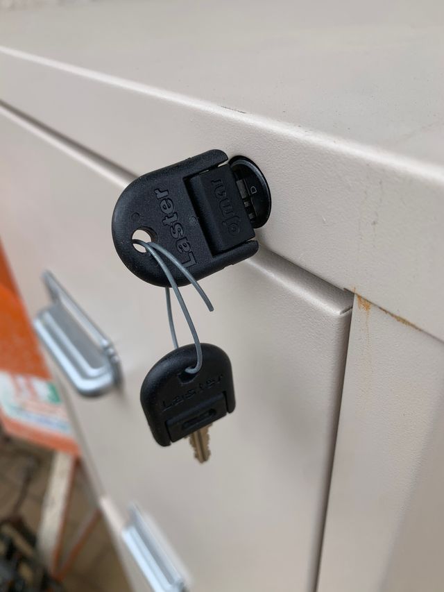 ARCHIVADOR METALICO 4 CAJONES CON LLAVE de segunda mano por 80 € en