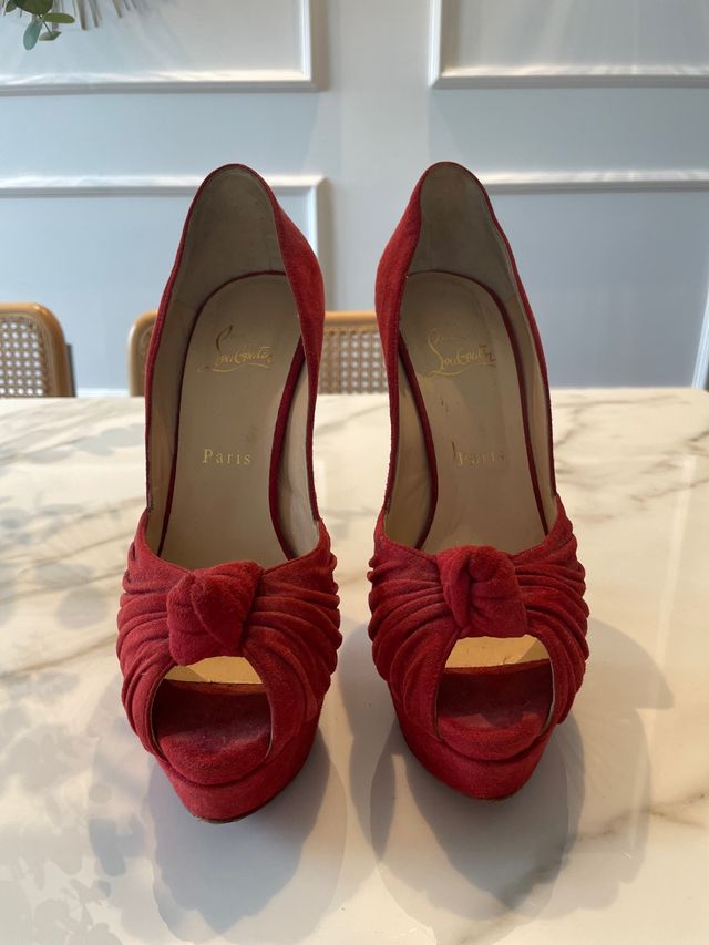 Tacones Louboutin Rojos Ante