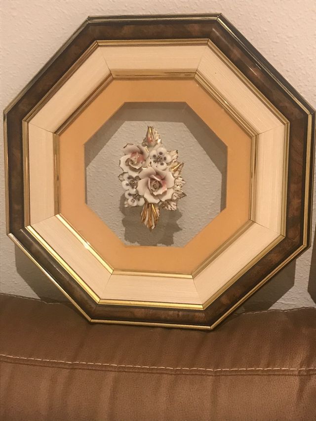 Cuadros  vintange de madera y flores de ceramica