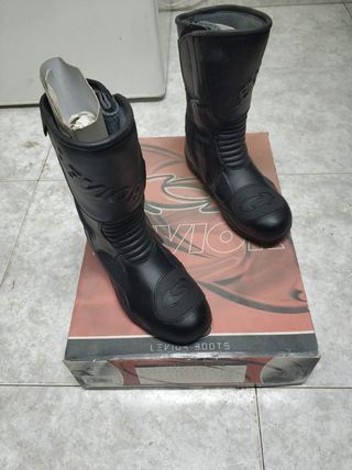 Levior botas mujer talla 38 de segunda mano por 100 EUR en Guadalajara en  WALLAPOP
