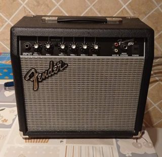 Amplificador de guitarra Fender frontman 15G de segunda mano por 75 EUR en  Coslada en WALLAPOP