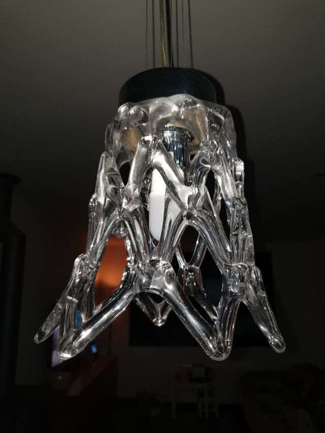 Lampara artesanal de vidrio soplado de unos 25cm.