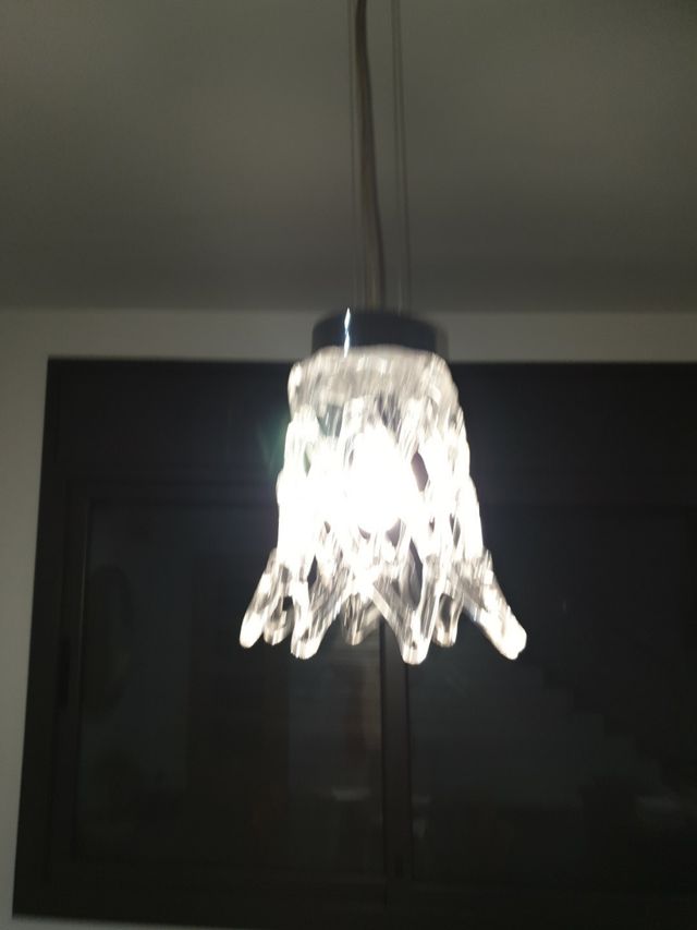 Lampara artesanal de vidrio soplado de unos 25cm.