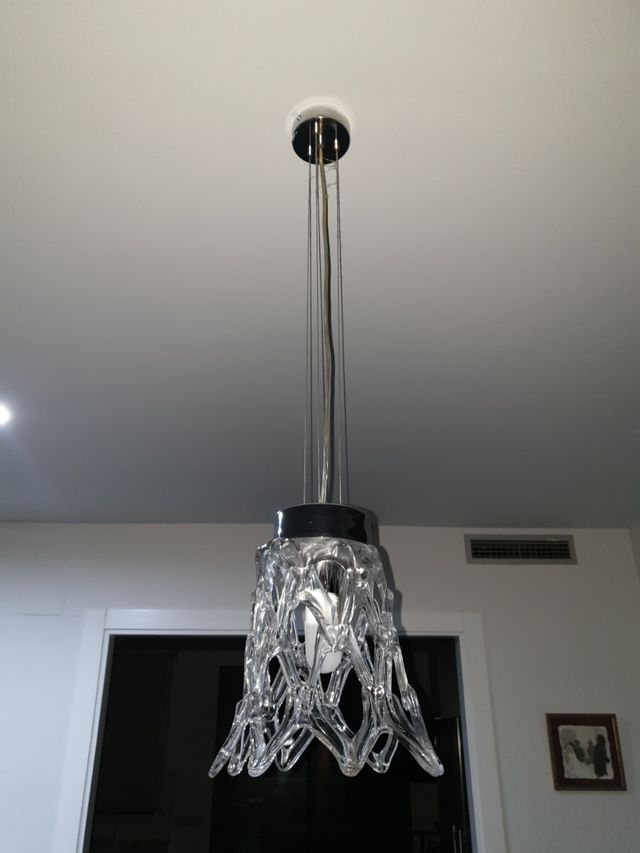 Lampara artesanal de vidrio soplado de unos 25cm.