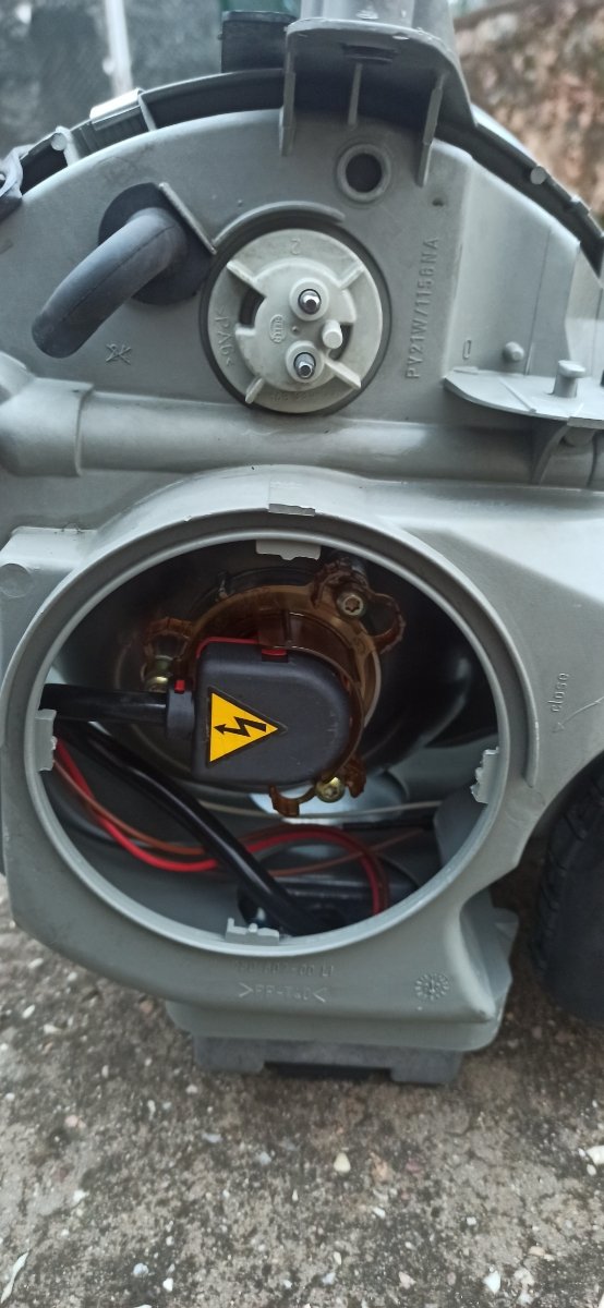 faro izquierdo mercedes e 210