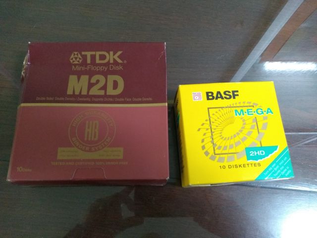 Floppy disks 5¼" y Diskettes 3½"