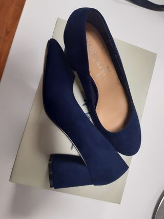 Zapatos tacon Azul marino de segunda mano por 15 EUR en Loriguilla en  WALLAPOP