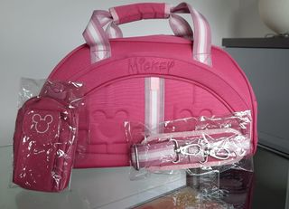 Bolsa de viaje Minnie Mouse de segunda mano por 14 EUR en Madrid en WALLAPOP