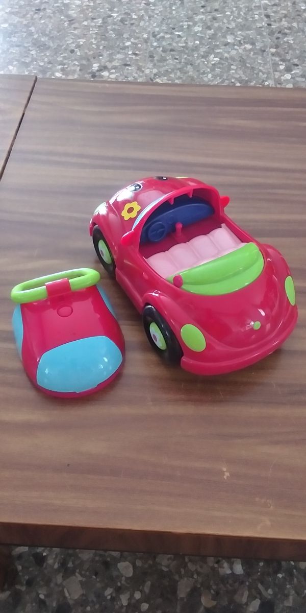 Mi primer coche teledirigido marca chicco
