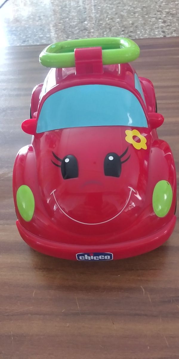 Mi primer coche teledirigido marca chicco