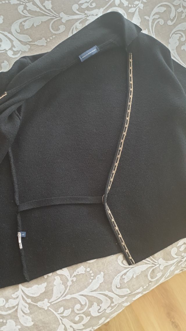 REBECA, ADOLFO DOMÍNGUEZ