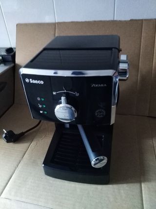 Cafetera Saeco Poemia de segunda mano por 45 EUR en Madrigal de las Altas  Torres en WALLAPOP
