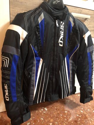 Chaqueta moto mujer de segunda mano por 70 EUR en Valencia en WALLAPOP