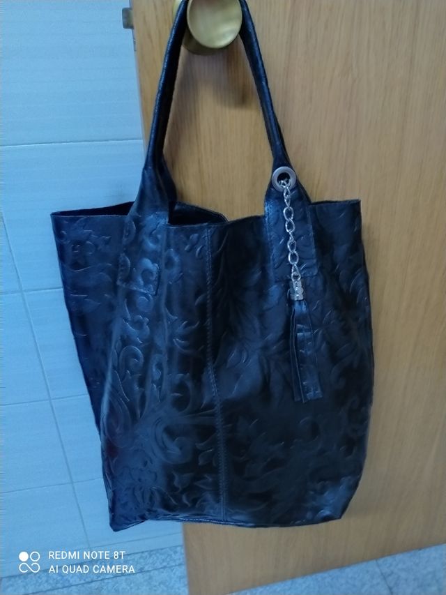 Bolso de piel italiano.
