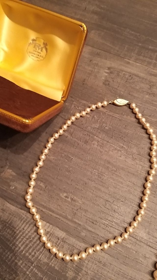 Gargantilla y pulsera de perlas de Manacor