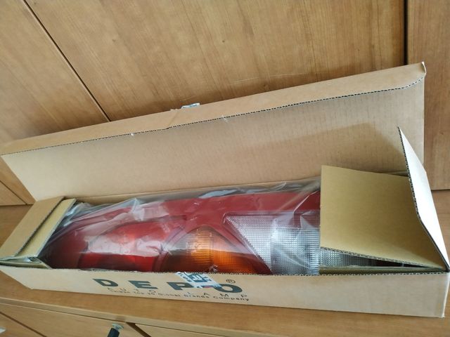 Piloto trasero derecho Renault Kangoo nuevo