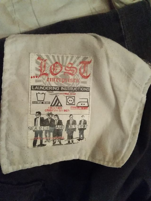 pantalón chico verde oscuro marca LOST